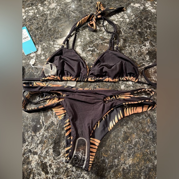 NWT beach bunny bikini gold foil palm print tri top X-LARGE top/L bottoms - Picture 10 of 10